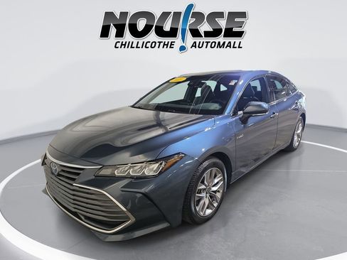 Used 2021 Toyota Avalon XLE w/ Moonroof Package FWD image 1