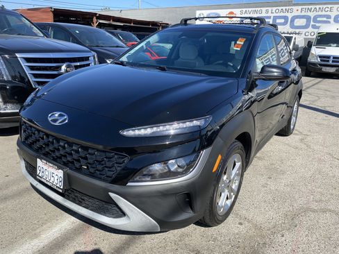 Used 2022 Hyundai Kona SEL AWD/4WD image 2