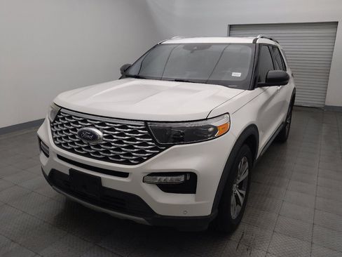 Used 2020 Ford Explorer Platinum w/ Premium Technology Package image 15