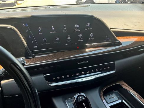Used 2024 Cadillac Escalade Sport Platinum w/ LPO, ONYX Package AWD/4WD image 6