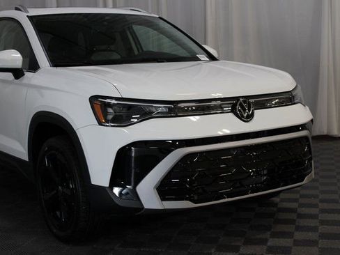 New 2025 Volkswagen Taos SEL image 32