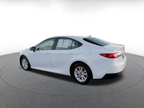 Used 2025 Toyota Camry LE image 10