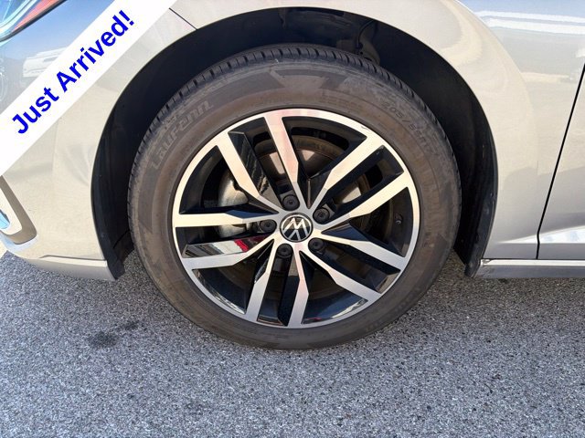 Used 2025 Volkswagen Jetta SE FWD image 10