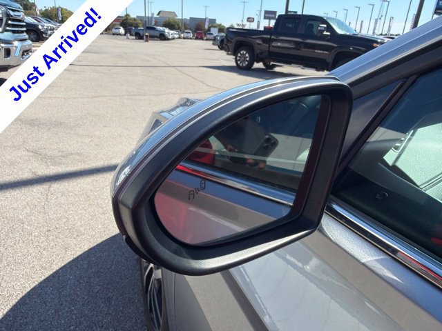Used 2025 Volkswagen Jetta SE FWD image 12