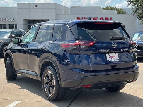 Used 2025 Nissan Rogue SV FWD image 6
