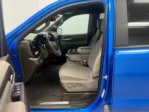 Used 2025 Chevrolet Silverado 1500 LT AWD/4WD image 30