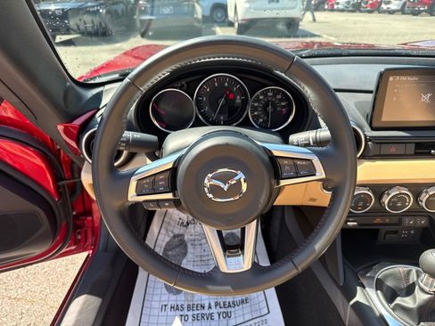 Used 2019 MAZDA MX-5 Miata RF Grand Touring RWD image 14