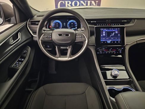 New 2025 Jeep Grand Cherokee L Laredo w/ Luxury Tech Group I AWD/4WD image 18