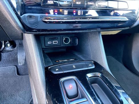 Used 2023 Chevrolet Bolt EUV Premier w/ Sun & Sound Package image 26