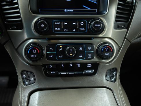 Used 2018 GMC Yukon XL Denali image 38