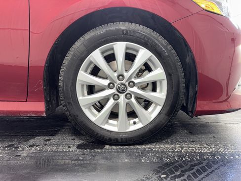 Used 2020 Toyota Camry LE image 9