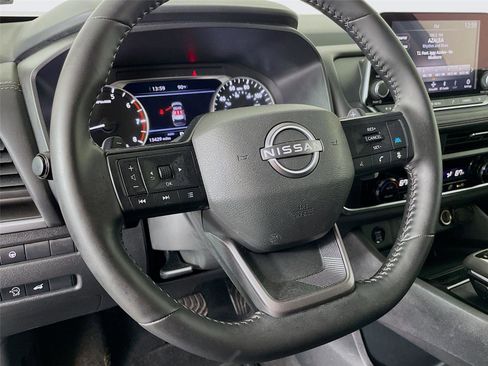 Used 2025 Nissan Rogue SV image 14