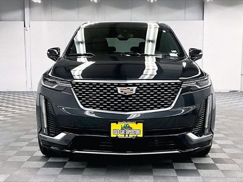Used 2022 Cadillac XT6 Premium Luxury image 3