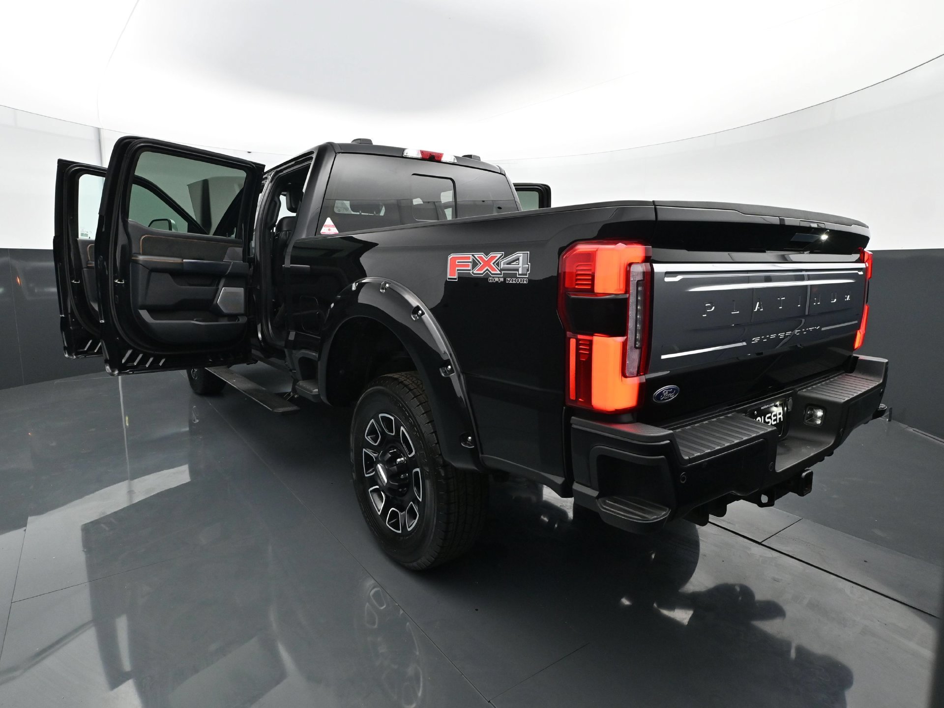 Used 2024 Ford F250 Platinum AWD/4WD image 33