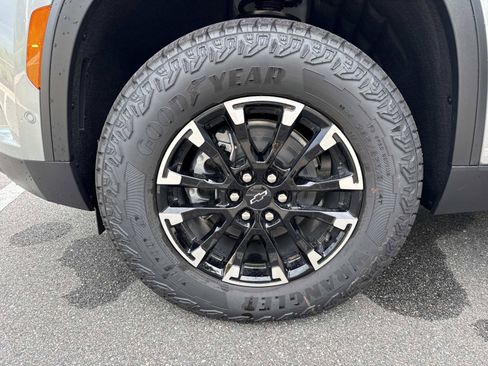 Used 2026 Chevrolet Traverse Z71 w/ Enhanced Driving Package AWD/4WD image 34