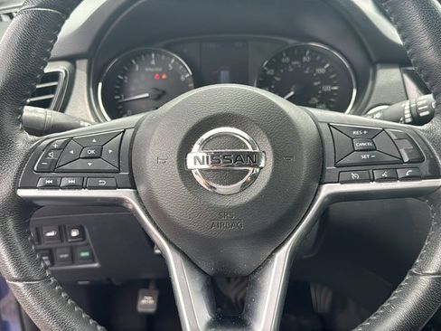 Used 2020 Nissan Rogue SV AWD/4WD image 9