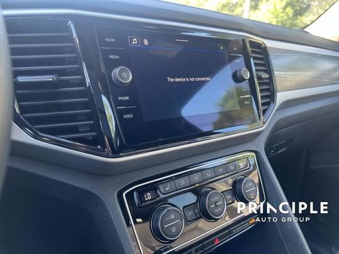 Used 2023 Volkswagen Atlas Cross Sport SE w/ Panoramic Sunroof Package FWD image 24