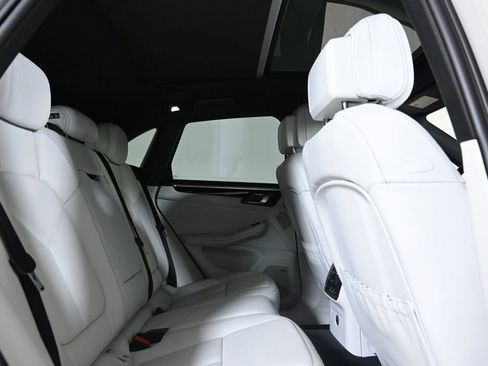 Certified 2024 Porsche Macan S image 20