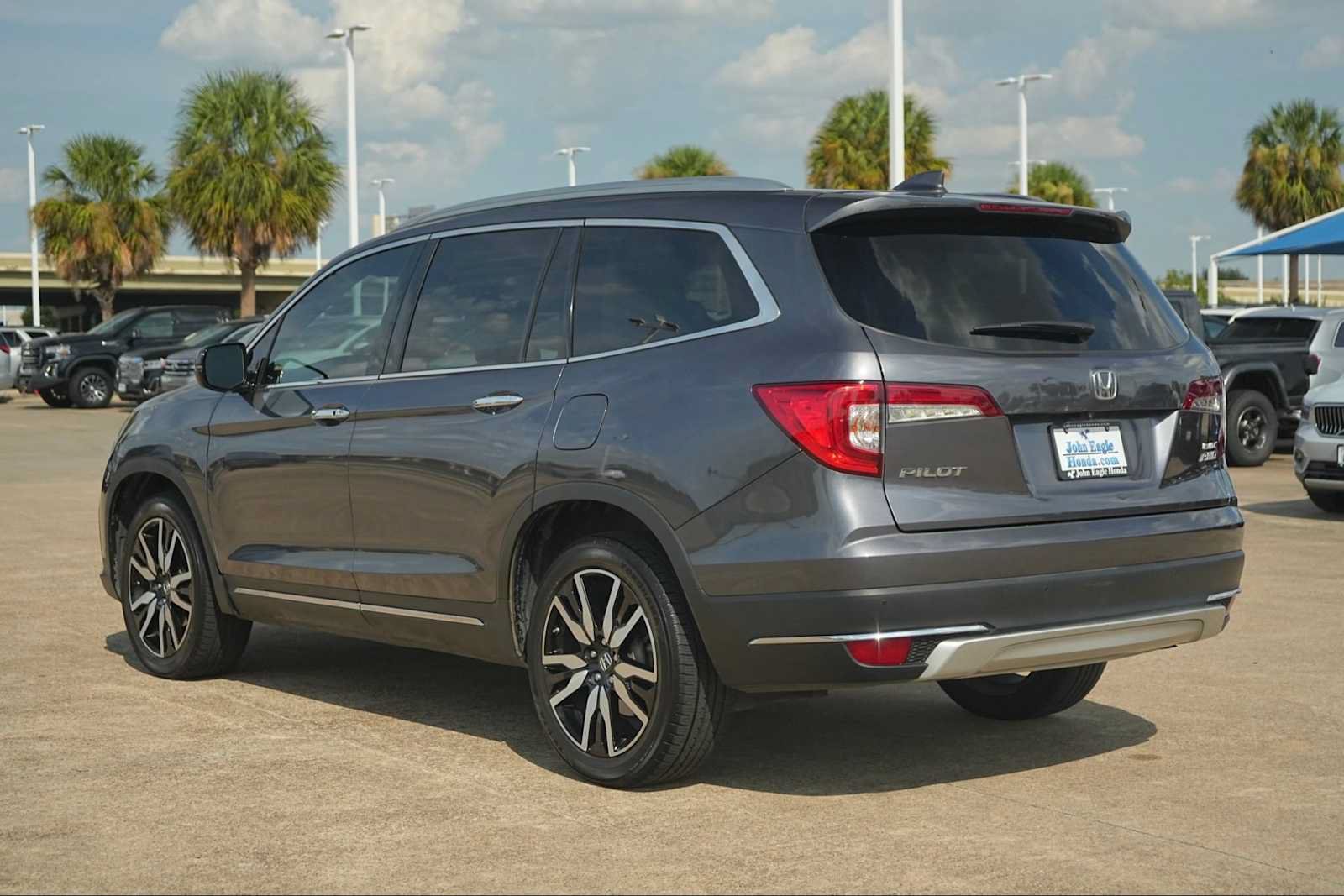 Used 2019 Honda Pilot Elite image 4
