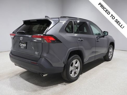 Used 2023 Toyota RAV4 XLE AWD/4WD image 2