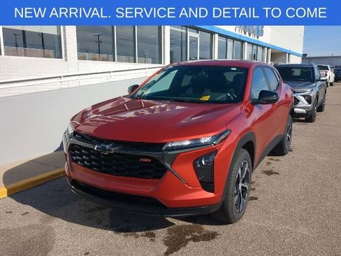 Certified 2024 Chevrolet Trax RS w/ Driver Confidence Package FWD image 11