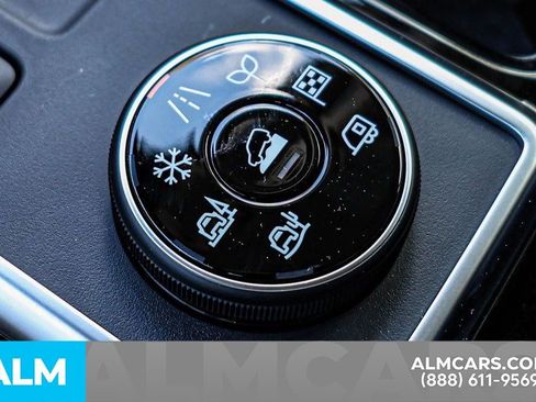 Used 2025 Nissan Pathfinder SV image 49