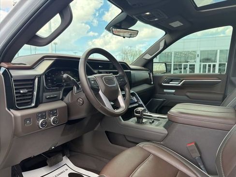 Used 2024 GMC Sierra 1500 Denali w/ Technology Package AWD/4WD image 17