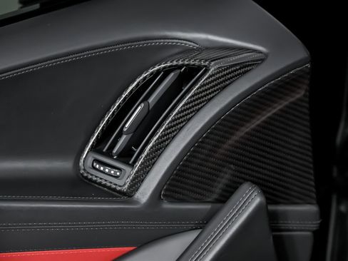 Used 2017 Audi R8 V10 w/ Ceramic Brake Package image 23