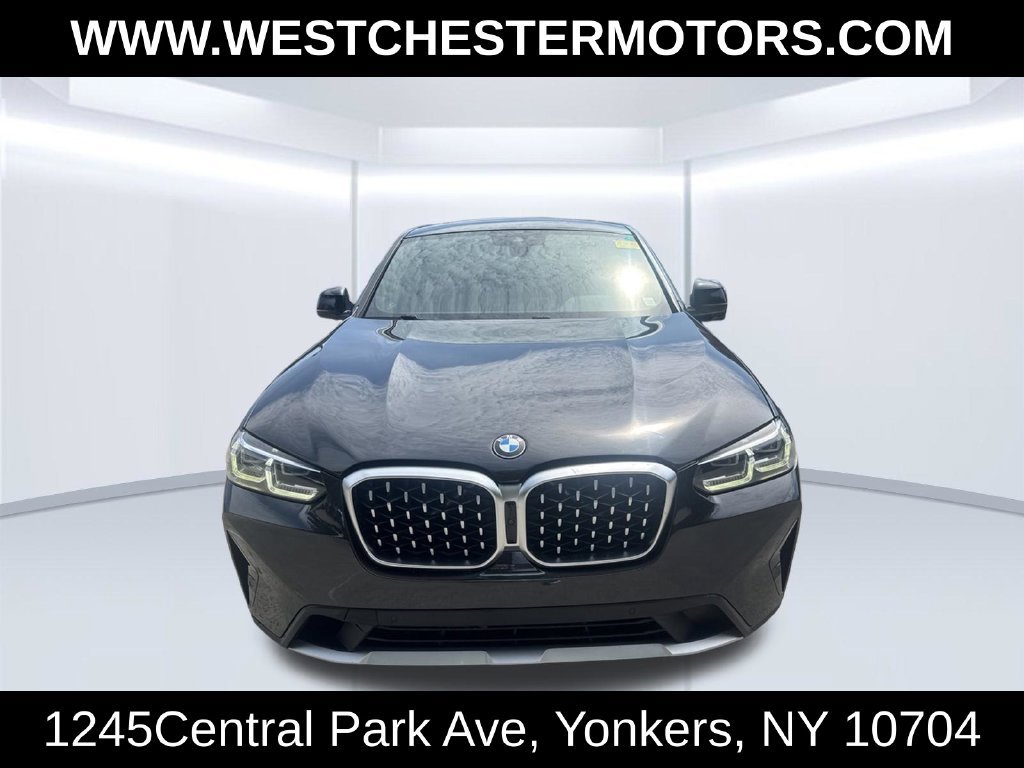 Used 2023 BMW X4 xDrive30i w/ Parking Assistance Package AWD/4WD image 2