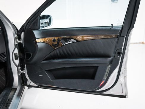 Used 2005 Mercedes-Benz E 55 AMG Sedan image 26