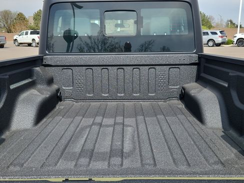 New 2026 Jeep Gladiator Sport AWD/4WD image 30