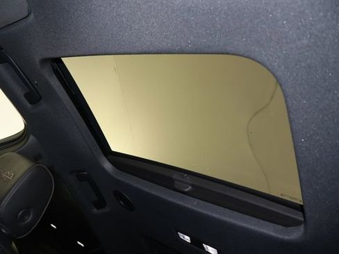 Used 2023 Chevrolet Traverse High Country image 27