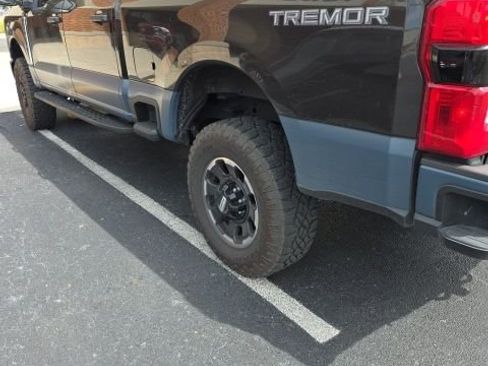 Used 2025 Ford F250 XLT w/ Tremor Off-Road Package image 7