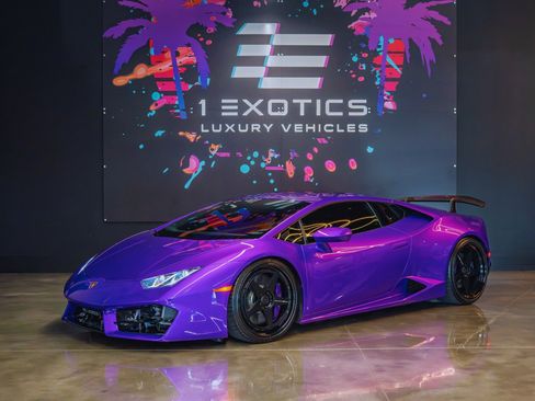 Used 2018 Lamborghini Huracan LP 580-2 RWD image 1