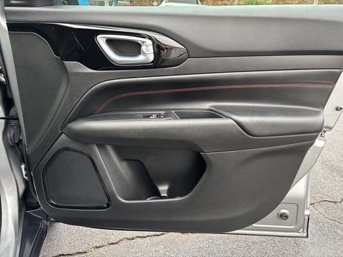 Used 2023 Jeep Compass Trailhawk image 28