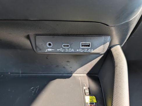 Certified 2025 Subaru Forester Premium AWD/4WD image 33