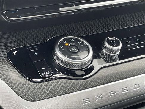 New 2025 Ford Expedition Platinum w/ Stealth Performance Package image 31