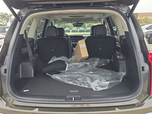 New 2025 Kia Telluride S image 12