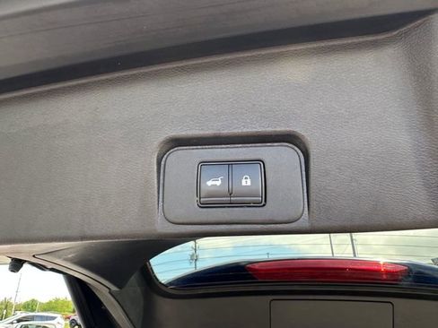 Used 2025 Nissan Rogue SV AWD/4WD image 27