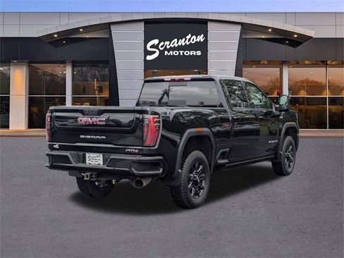 Used 2024 GMC Sierra 2500 AT4 w/ AT4 Preferred Package image 5