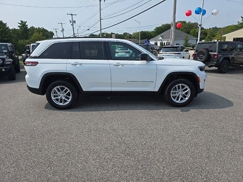 Certified 2025 Jeep Grand Cherokee Laredo X image 8