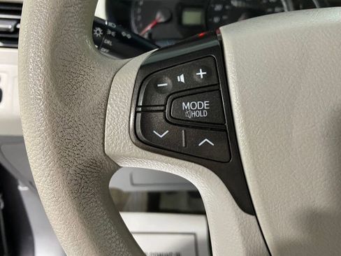 Used 2014 Toyota Sienna LE image 15