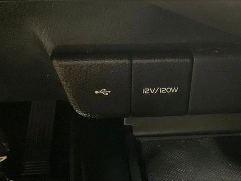 Certified 2020 Toyota Camry LE image 34