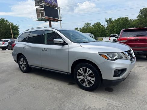 Used 2018 Nissan Pathfinder SV AWD/4WD image 11