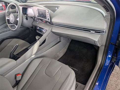Used 2025 Hyundai Elantra Sport image 34