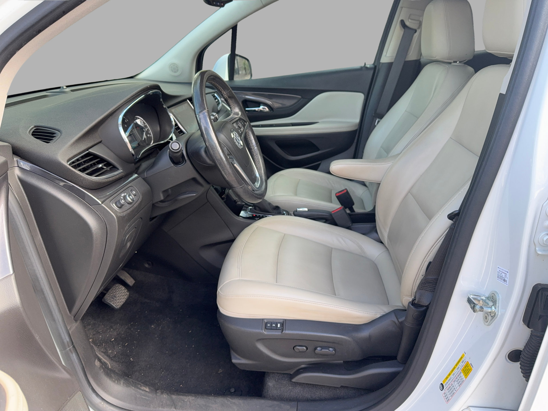 Used 2019 Buick Encore Essence w/ Experience Buick Package FWD image 10