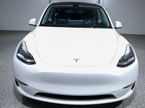 Used 2022 Tesla Model Y Long Range AWD/4WD image 4