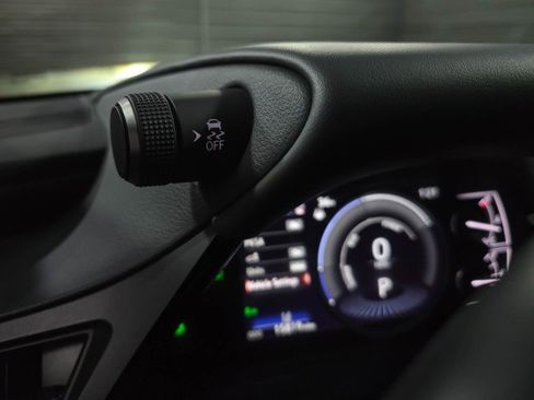 Used 2024 Lexus ES 300h F Sport image 23