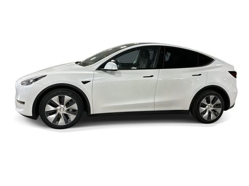 Certified 2023 Tesla Model Y Long Range AWD/4WD image 3