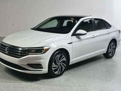 Used 2020 Volkswagen Jetta SEL Premium FWD image 2